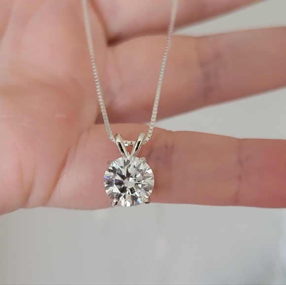New 2ct Certified Moissanite Diamond Pendant With A Chain - Picture 5 of 8